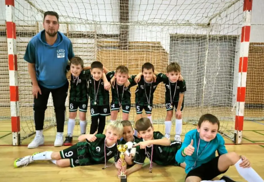 Mladší přípravka na turnaji v Ostravě vybojovala druhé místo!